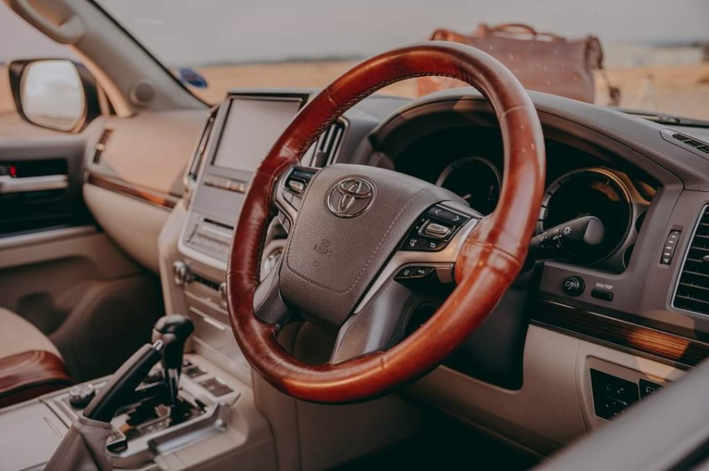 Premium leather steering wheel cover – full view